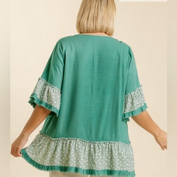 Umgee Linen Blend Animal Print Bell Sleeve Round Neck Top with Ruffle Hem Large - Picture 8 of 8